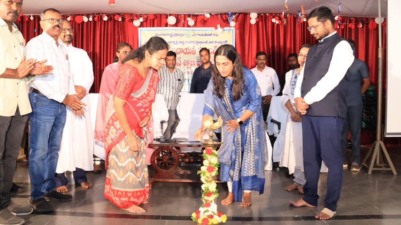 నిష్పక్షపాతంగా  పని చేయాలి      పంచాయతీ రాజ్, గ్రామీణభివృద్ధి శాఖ కమిషనర్  శృతి ఓజా 